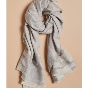 NWT Evereve Harriet Isles Natural Camo Scarf